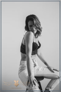 casual boudoir reportage in spijkerbroek